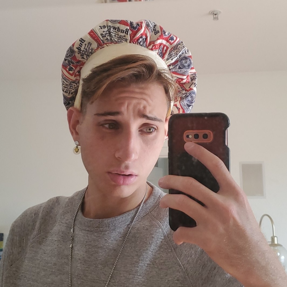 Budweiser Bonnet